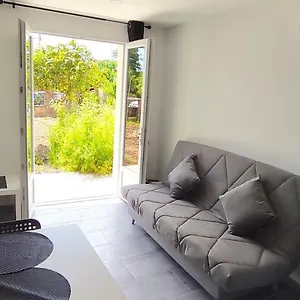 Chez Kais Aviñón